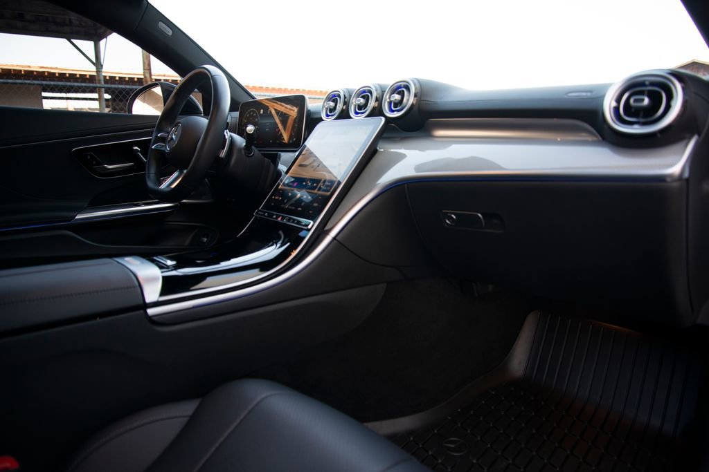 Used 2024 Mercedes-Benz CLE 300 4MATIC Coupe image 18