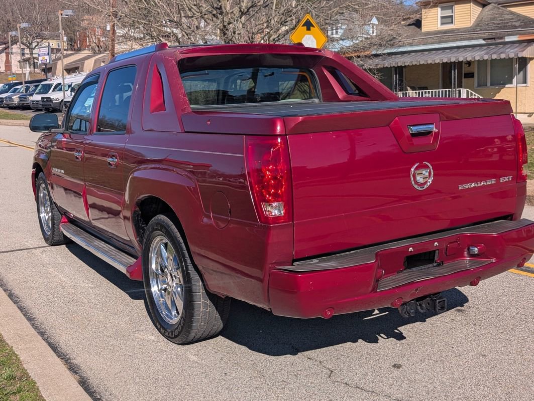 Used 2005 Cadillac Escalade EXT image 6