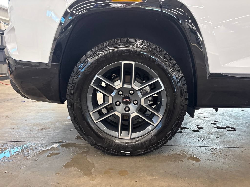 Used 2026 GMC Terrain AT4 w/ Convenience Package III AWD/4WD image 26