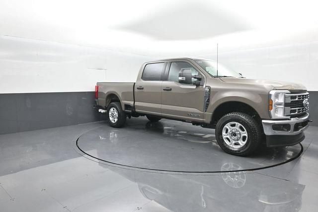 New 2026 Ford F250 XLT w/ FX4 Off-Road Package AWD/4WD image 2