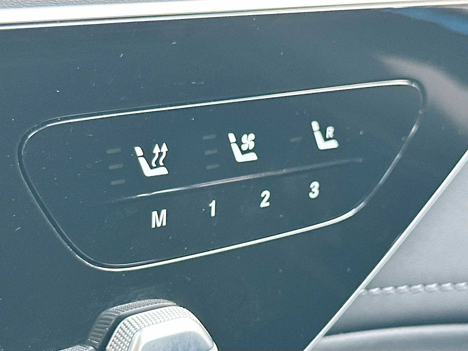 Certified 2024 Mercedes-Benz Maybach EQS 680 4MATIC image 21