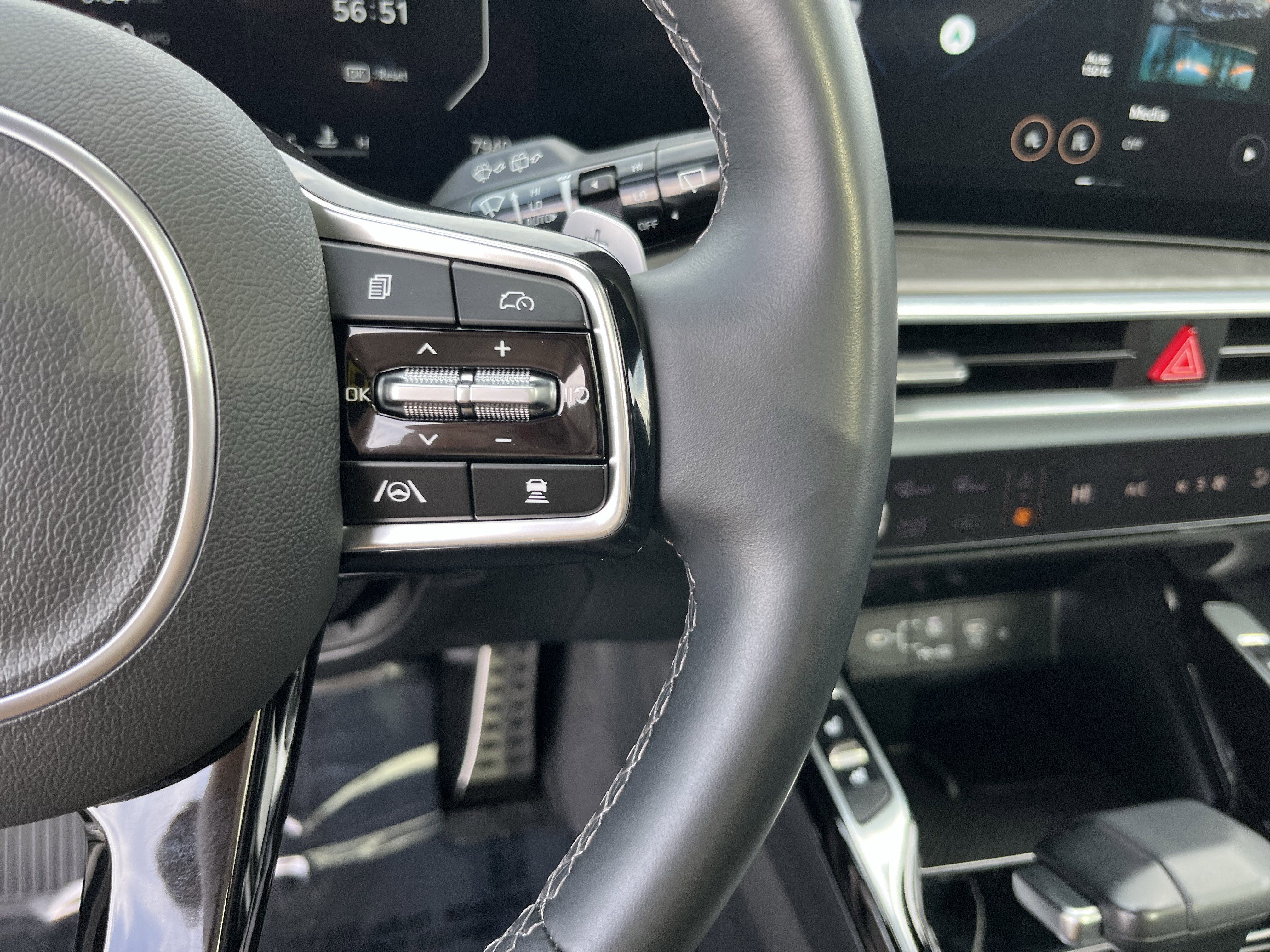 Used 2025 Kia Sorento SX Prestige image 21