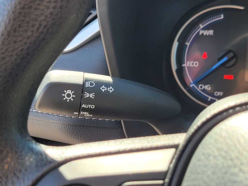 Used 2025 Toyota RAV4 XLE image 25