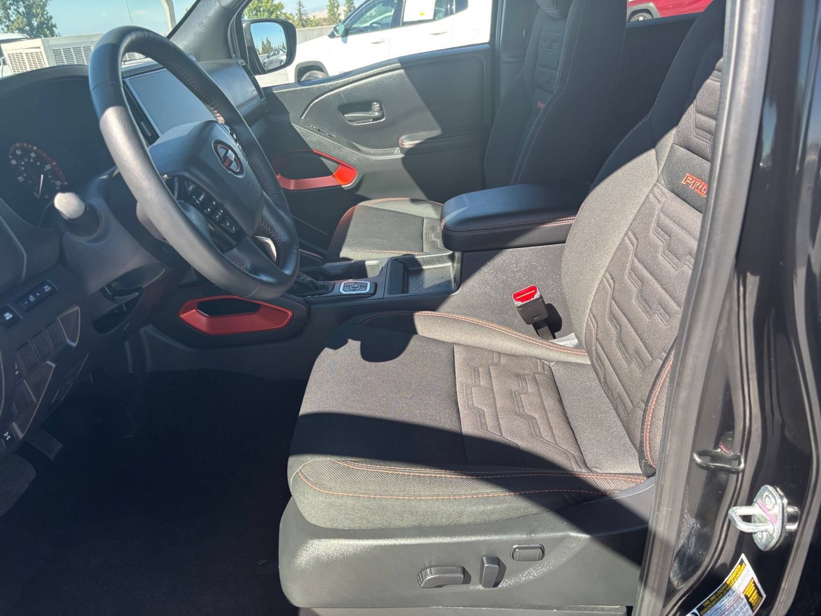 Used 2026 Nissan Frontier PRO-4X AWD/4WD image 27