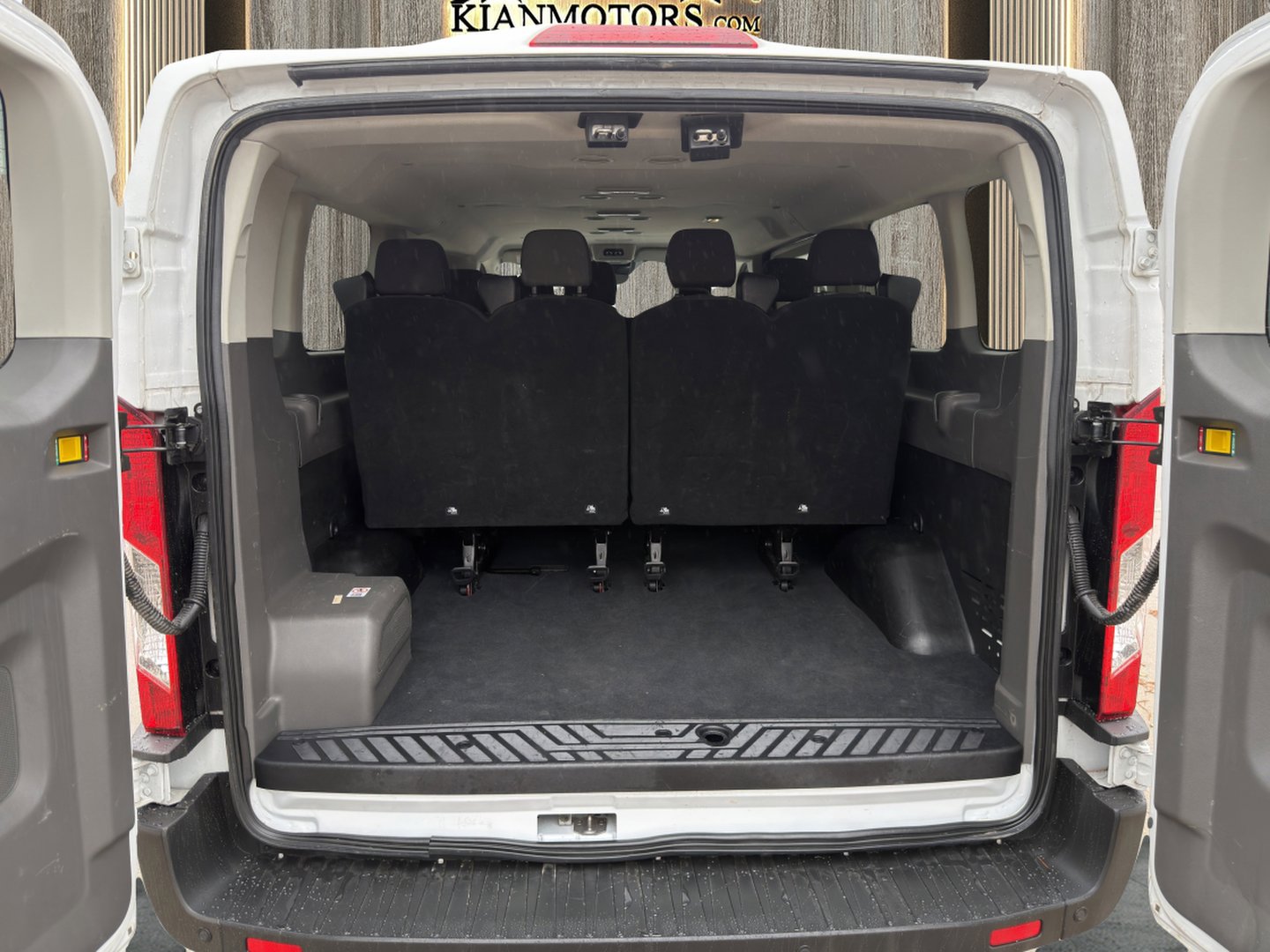 Used 2023 Ford Transit 350 XLT image 65