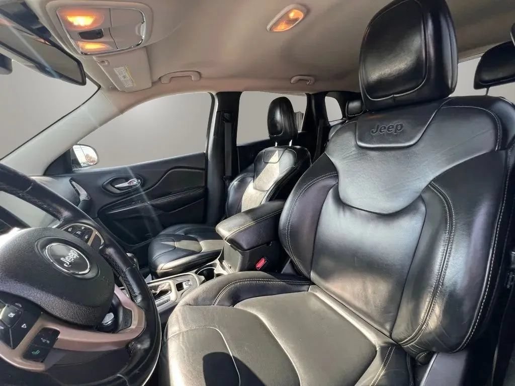 Used 2016 Jeep Cherokee Limited AWD/4WD image 10