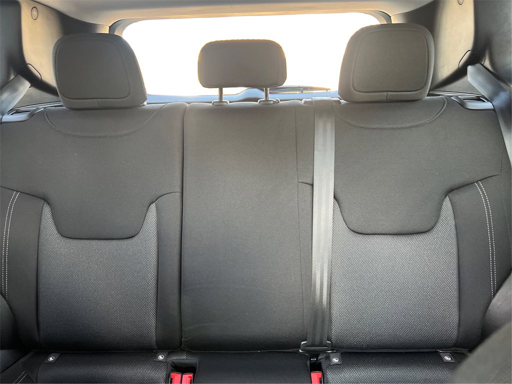 Used 2021 Jeep Renegade Sport image 14