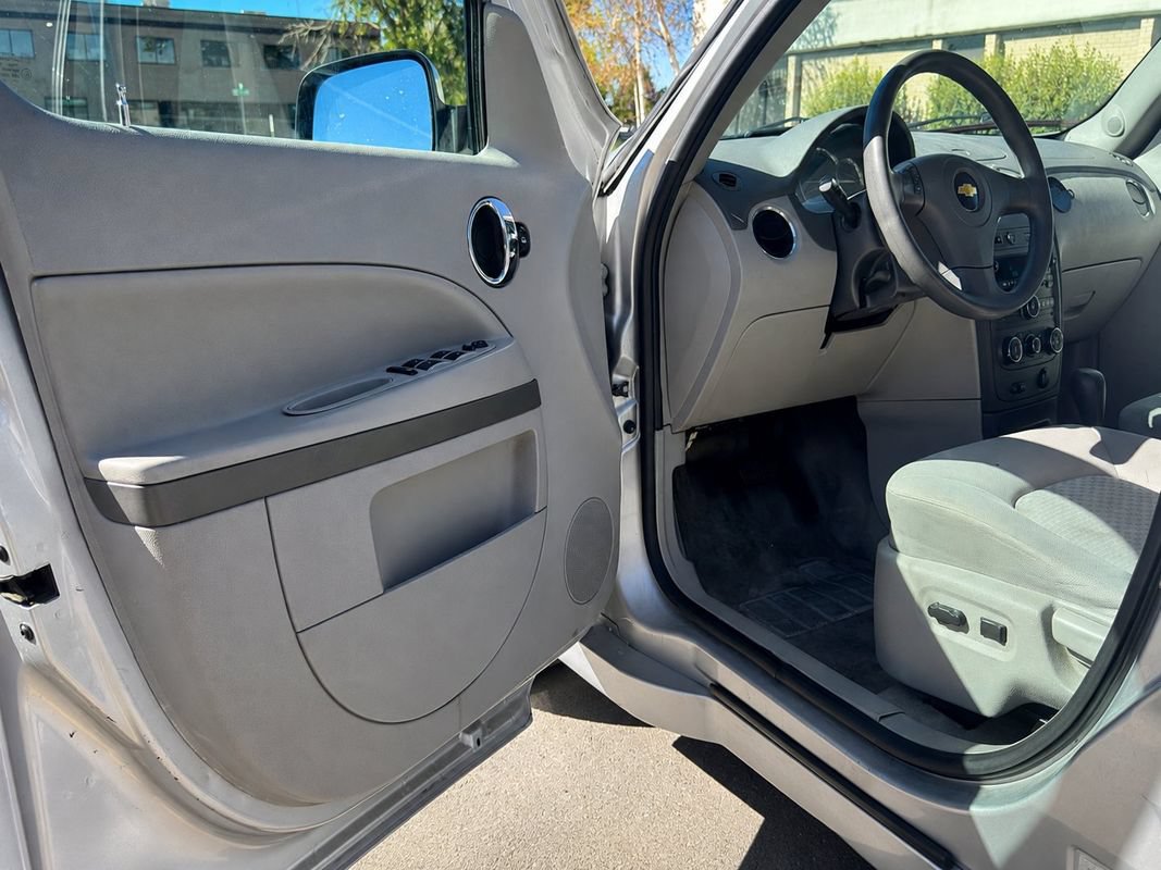Used 2011 Chevrolet HHR LT FWD image 11