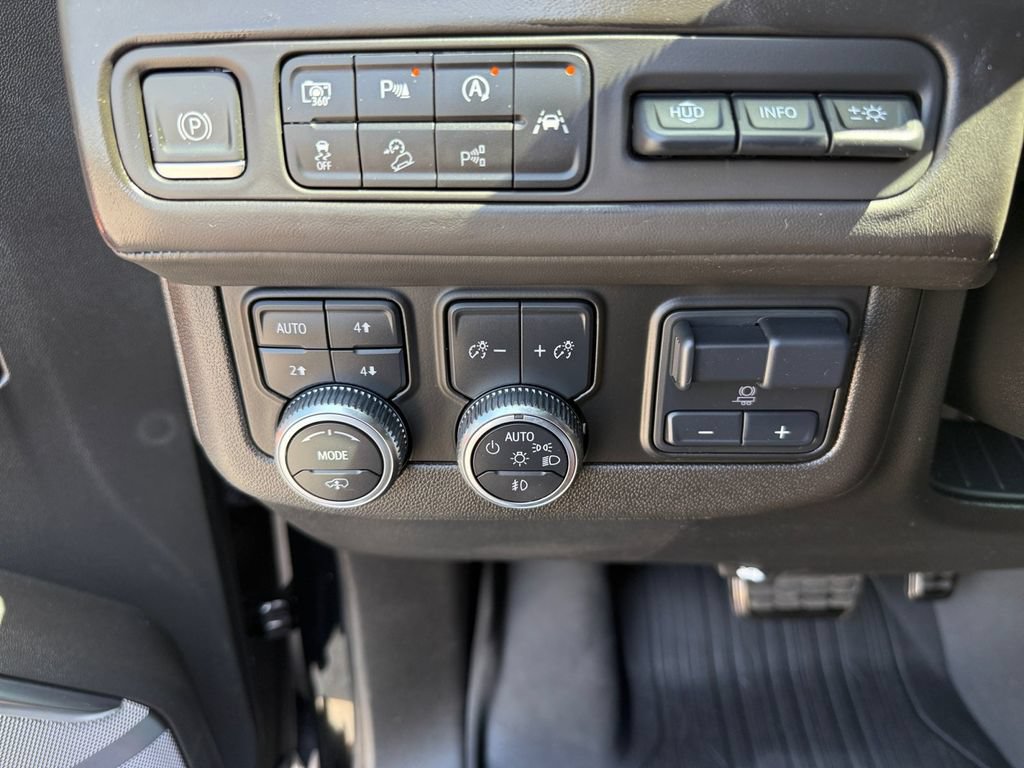 Used 2023 GMC Yukon XL Denali Ultimate w/ LPO, Floor Liner Package AWD/4WD image 27