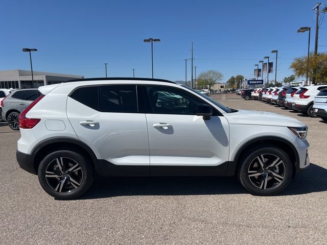 New 2026 Volvo XC40 B5 Core AWD/4WD image 2