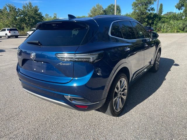 Used 2022 Buick Envision Avenir w/ Technology Package II FWD image 2