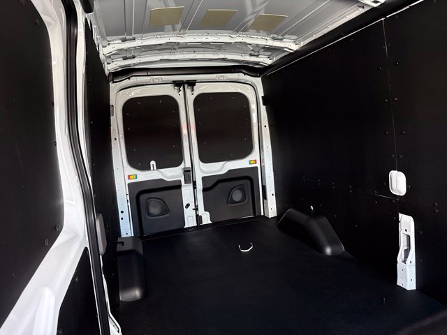 New 2027 Ford Transit 250 148 Medium Roof w/ Load Area Protection Package RWD image 16