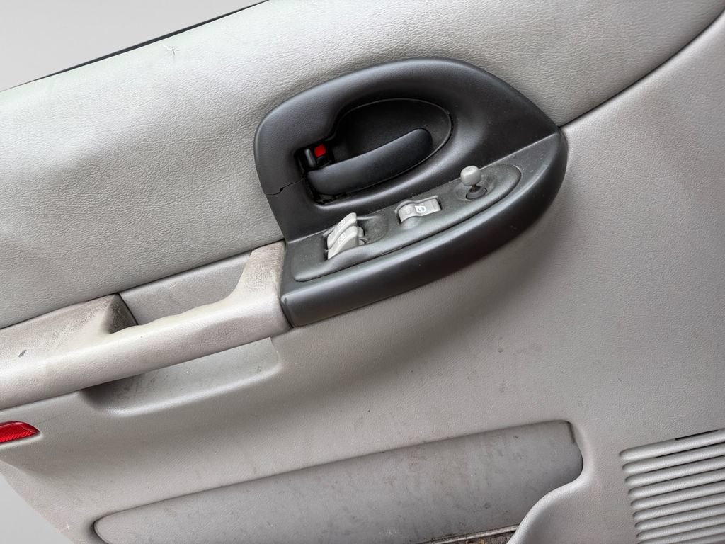 Used 2004 Pontiac Montana Extended w/ Convenience Package #2 FWD image 20