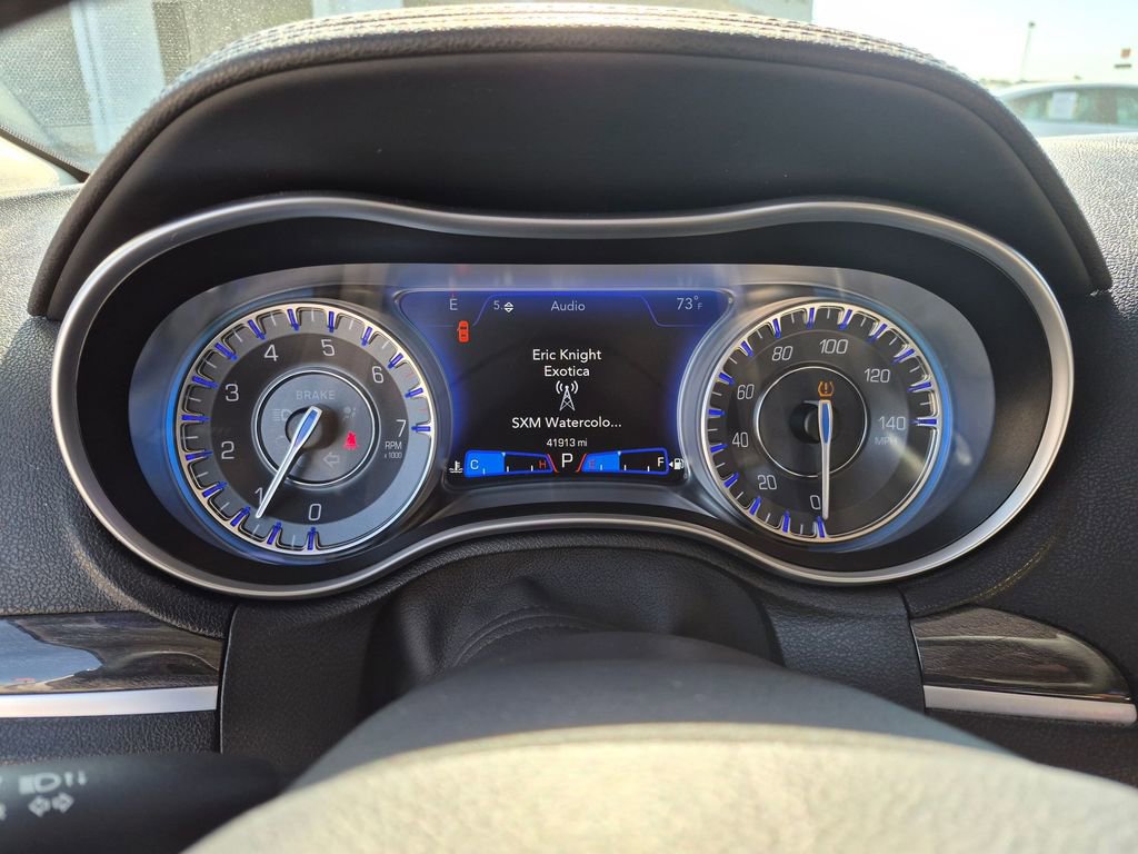 Used 2022 Chrysler 300 Touring w/ Sport Appearance Package image 18