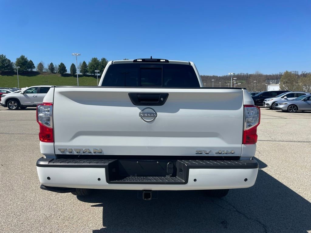 Used 2024 Nissan Titan SV w/ SV Convenience Package image 4