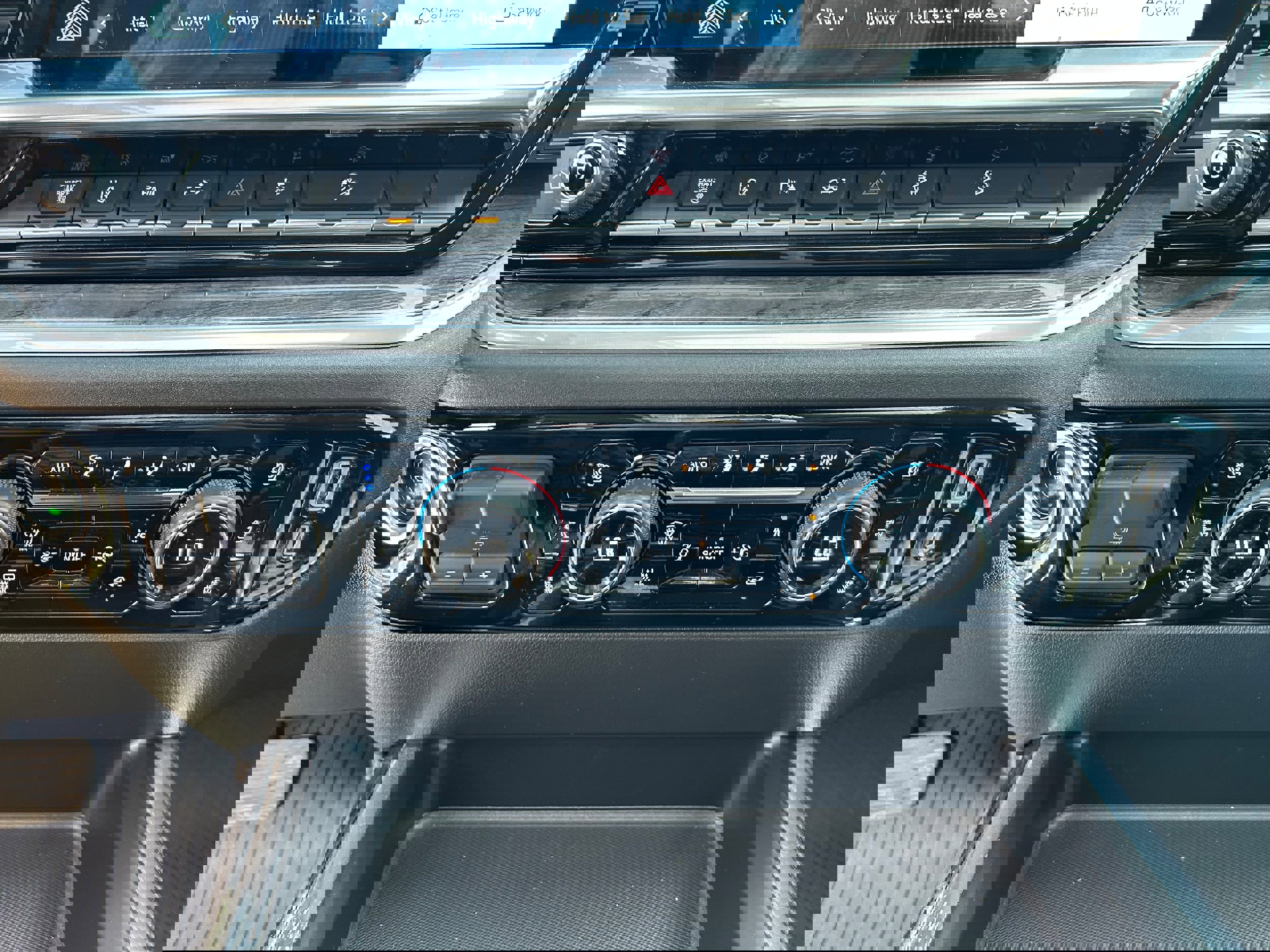 Used 2024 Chevrolet Silverado 2500 LTZ w/ LTZ Plus Package image 28