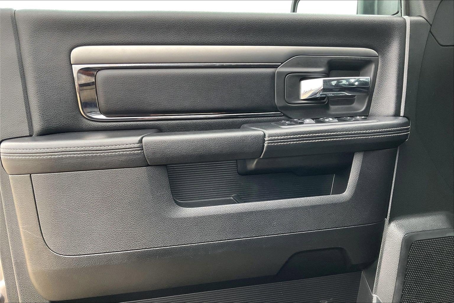 Used 2018 RAM 1500 Sport w/ Sport Premium Group image 15