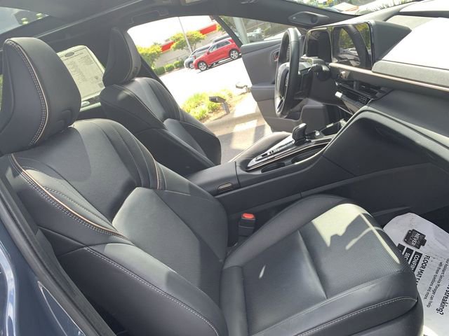 Certified 2025 Toyota Crown Signia w/ Advanced Technology Package AWD/4WD image 14