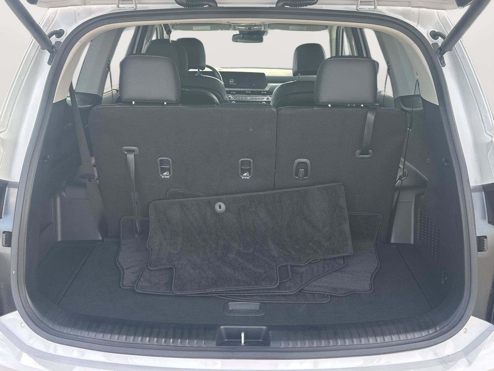 Used 2024 Kia Telluride EX w/ EX Captain's Chair Package FWD image 27