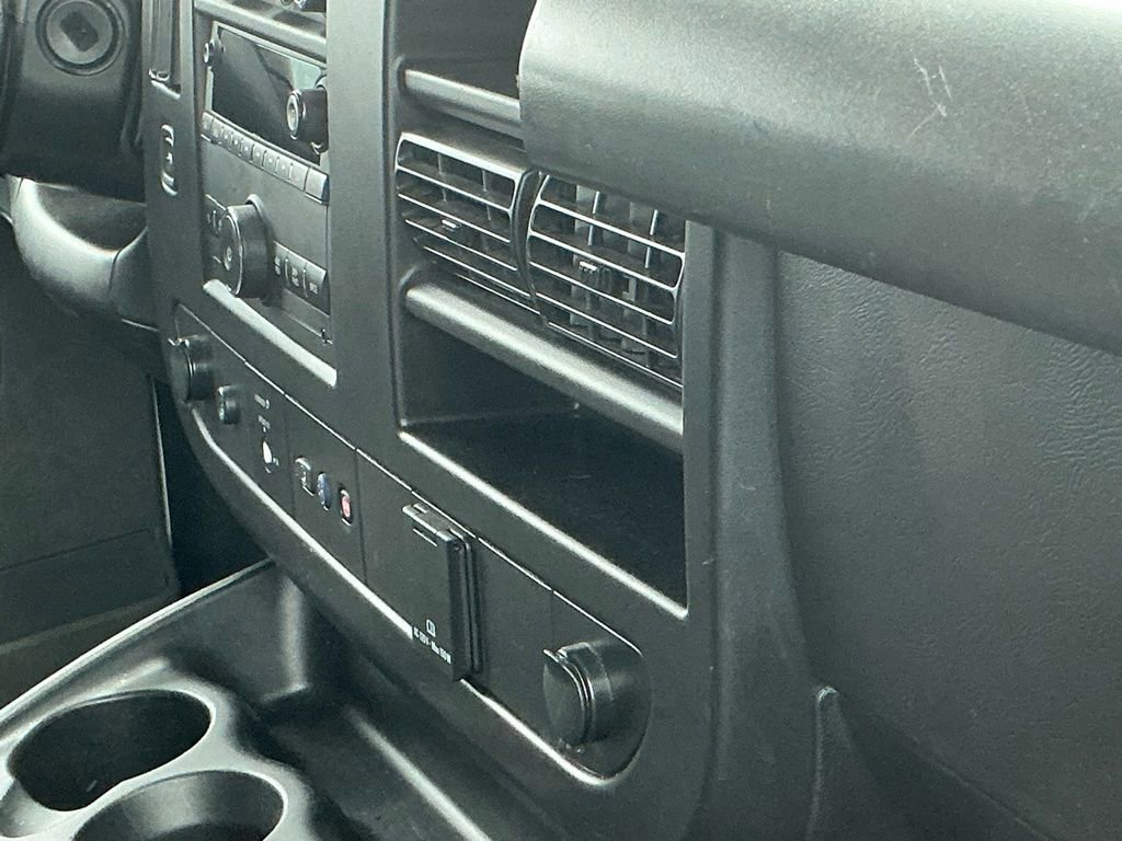 Used 2023 GMC Savana 2500 Extended w/ Driver Convenience Package image 4