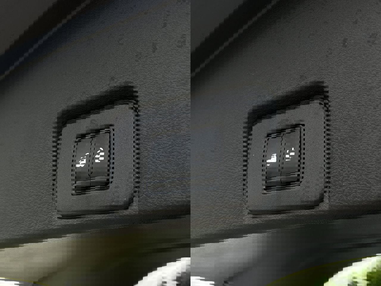 Certified 2025 Nissan Rogue SL image 25