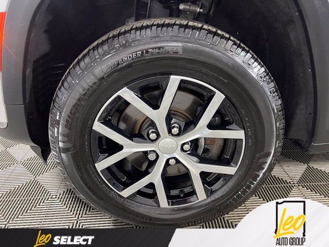 Used 2023 Jeep Grand Cherokee L Limited AWD/4WD image 36