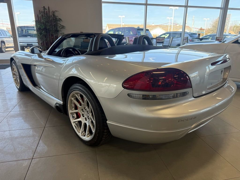Used 2004 Dodge Viper SRT-10 image 9