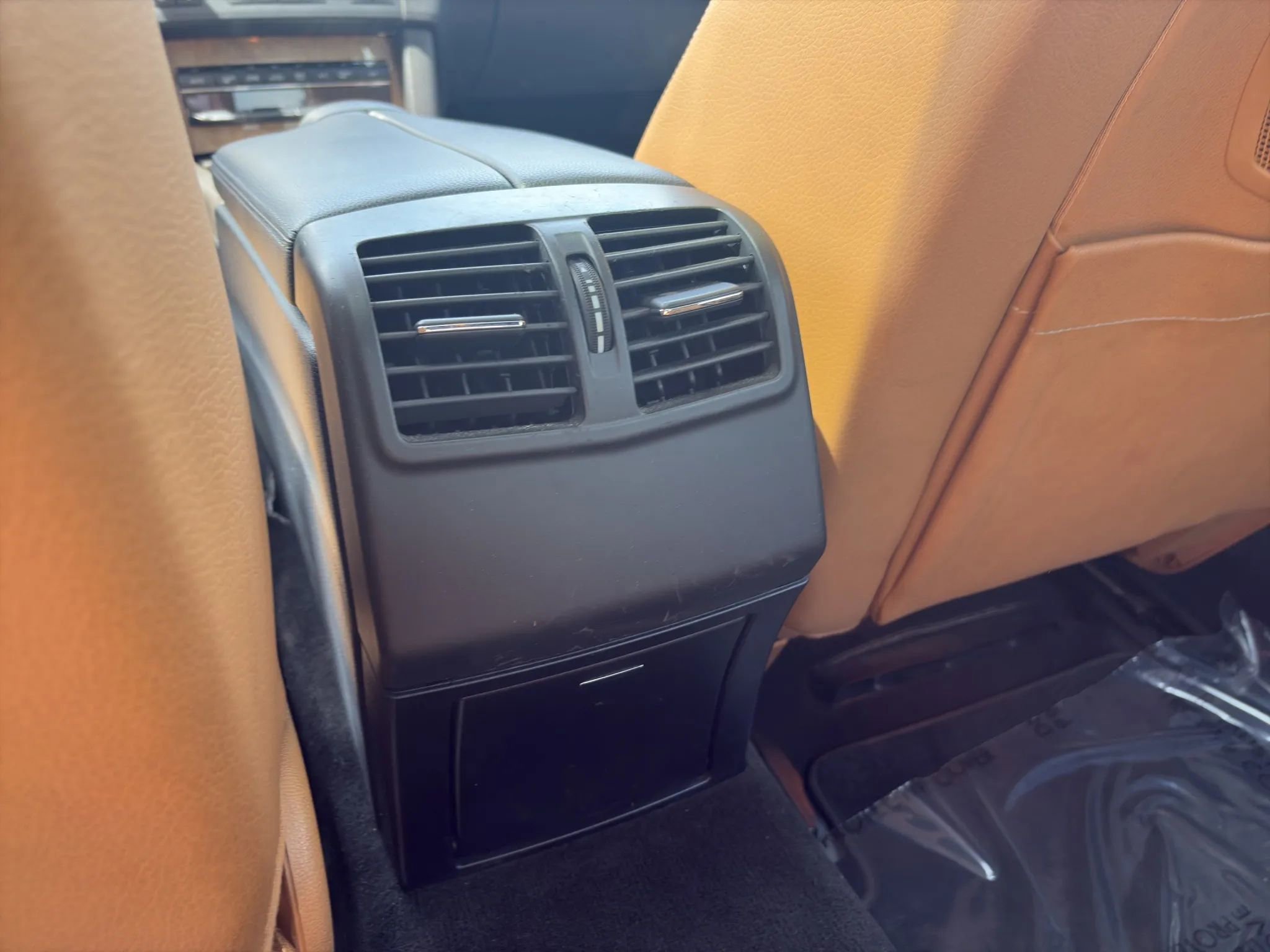 Used 2011 Mercedes-Benz E 550 Sedan image 20