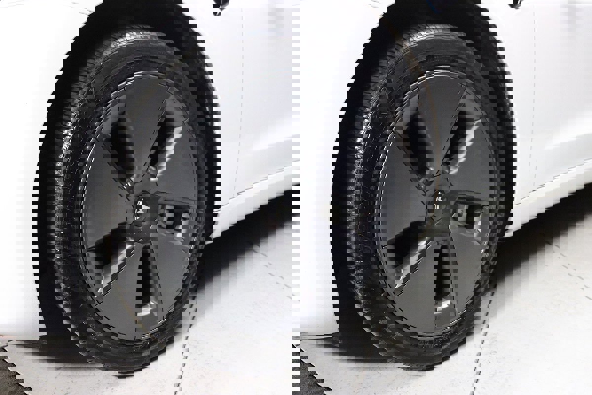 Used 2023 Tesla Model 3 Standard Range RWD image 6