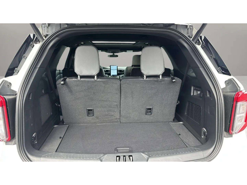 Used 2023 Ford Explorer ST w/ Equipment Group 401A image 9