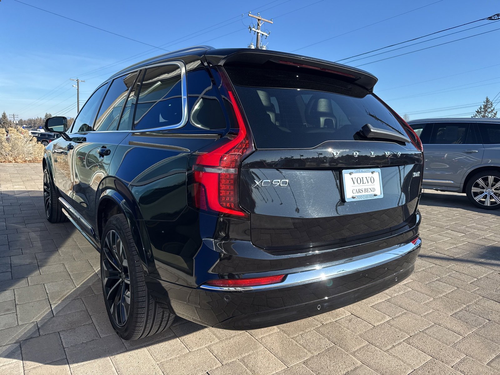 Certified 2025 Volvo XC90 B6 Plus image 4