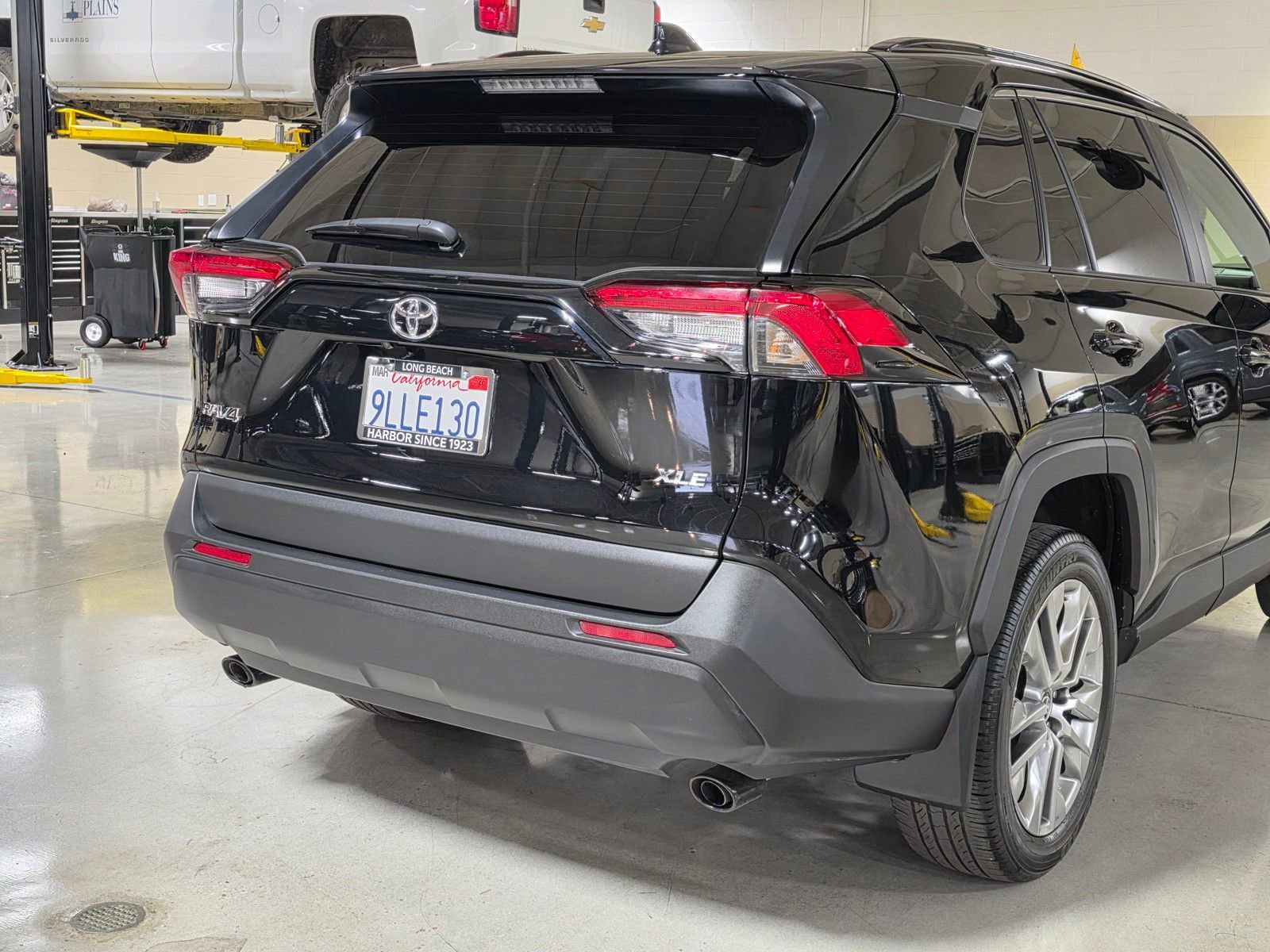 Used 2024 Toyota RAV4 XLE Premium w/ Weather Package FWD image 11