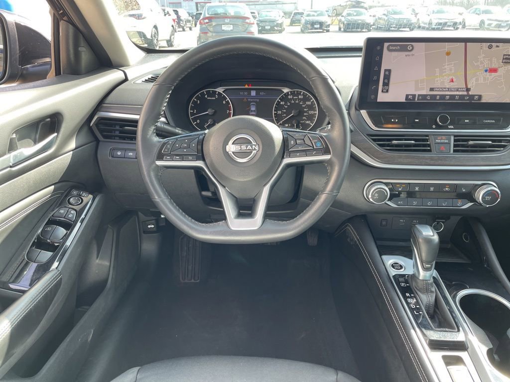 Used 2023 Nissan Altima 2.5 SV w/ SV Premium Package image 13