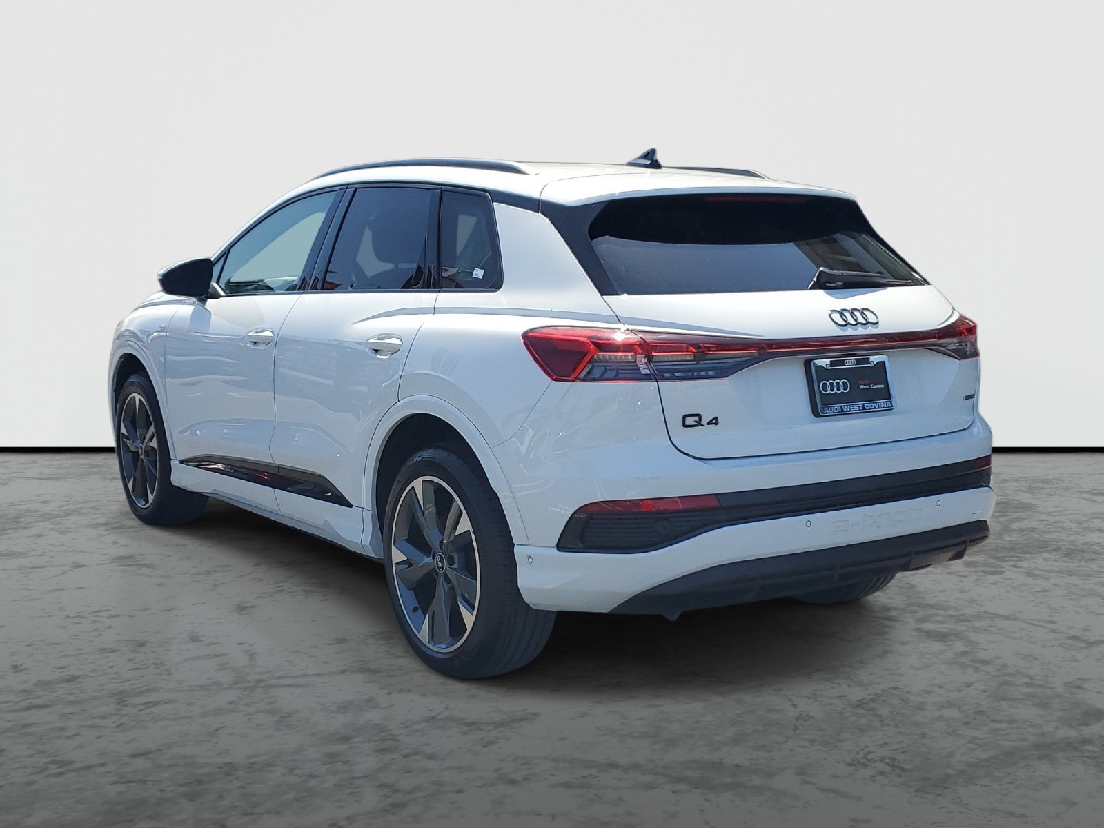Used 2023 Audi Q4 e-tron Premium Plus w/ Premium Plus AWD/4WD image 3