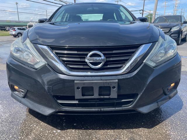 Used 2017 Nissan Altima 2.5 SR FWD image 2