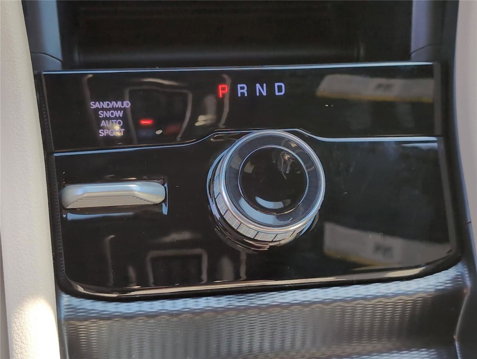 New 2025 Jeep Grand Cherokee Limited w/ Trailer Tow Package image 17