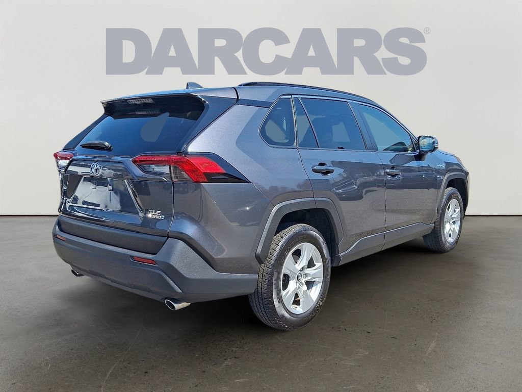 Used 2019 Toyota RAV4 XLE AWD/4WD image 6