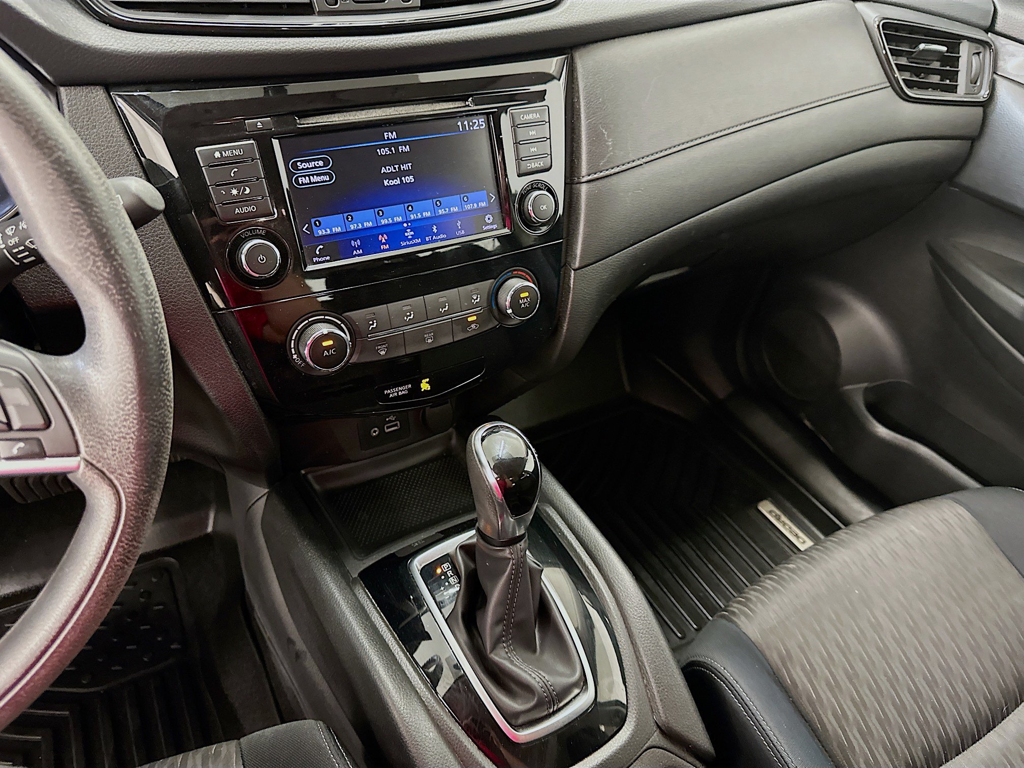 Used 2018 Nissan Rogue S AWD/4WD image 25