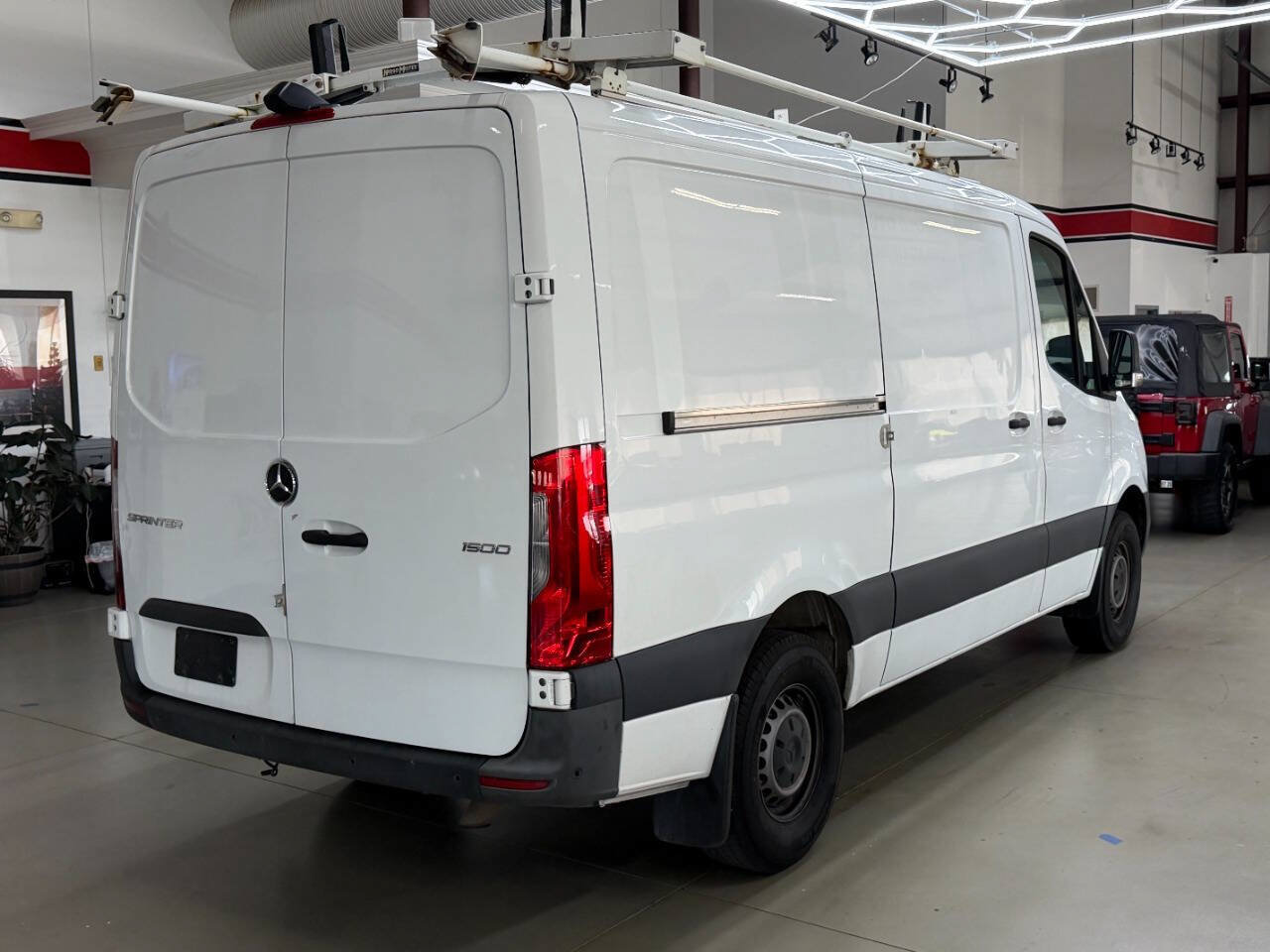 Used 2020 Mercedes-Benz Sprinter 1500 image 2