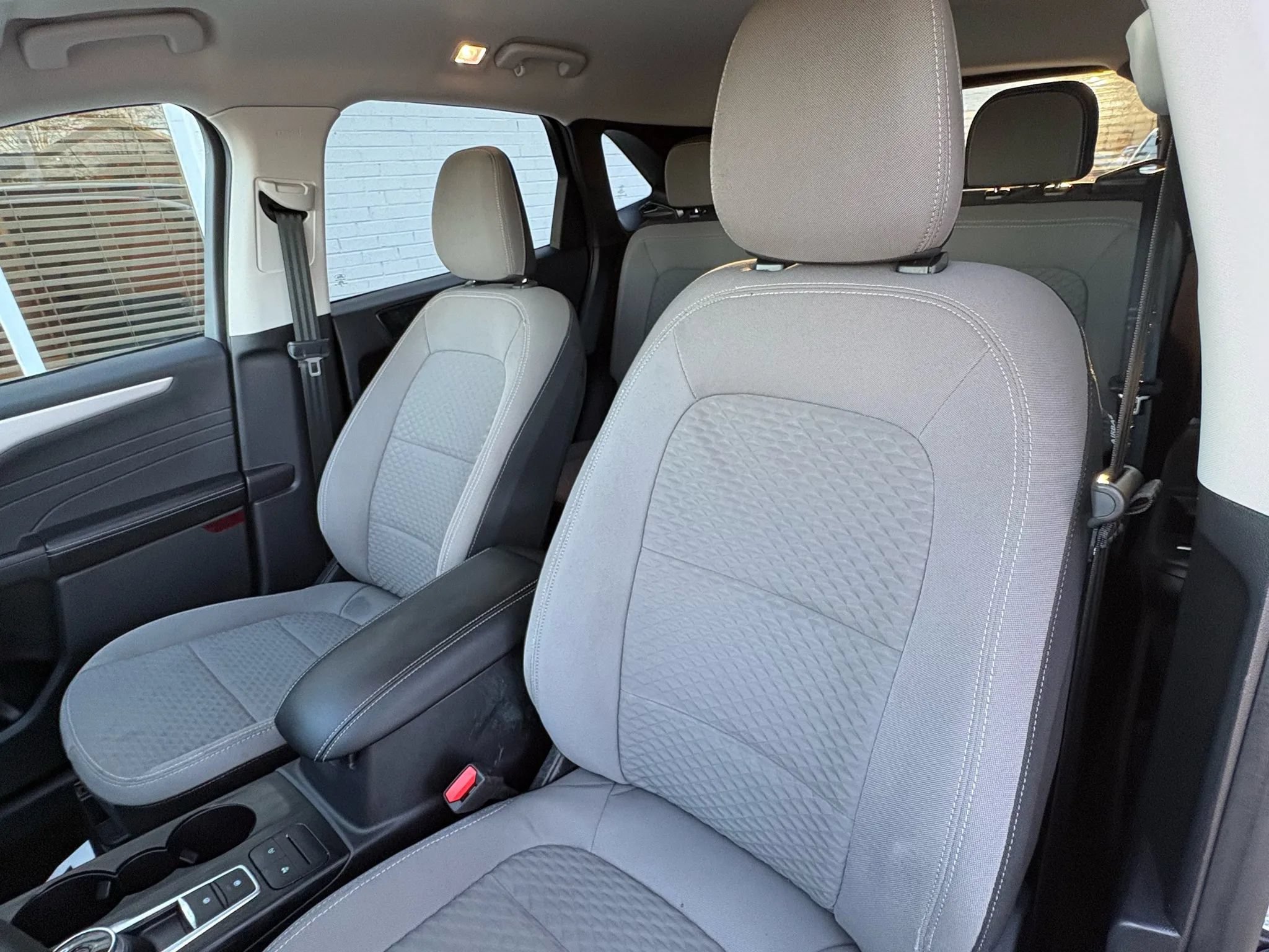 Used 2022 Ford Escape SE FWD image 22