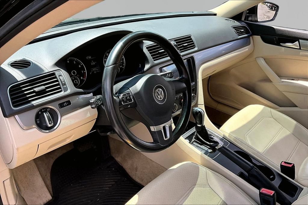 Used 2015 Volkswagen Passat 1.8T Limited Edition FWD image 10