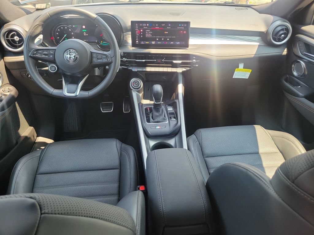 Used 2025 Alfa Romeo Tonale w/ Premium Package AWD/4WD image 12