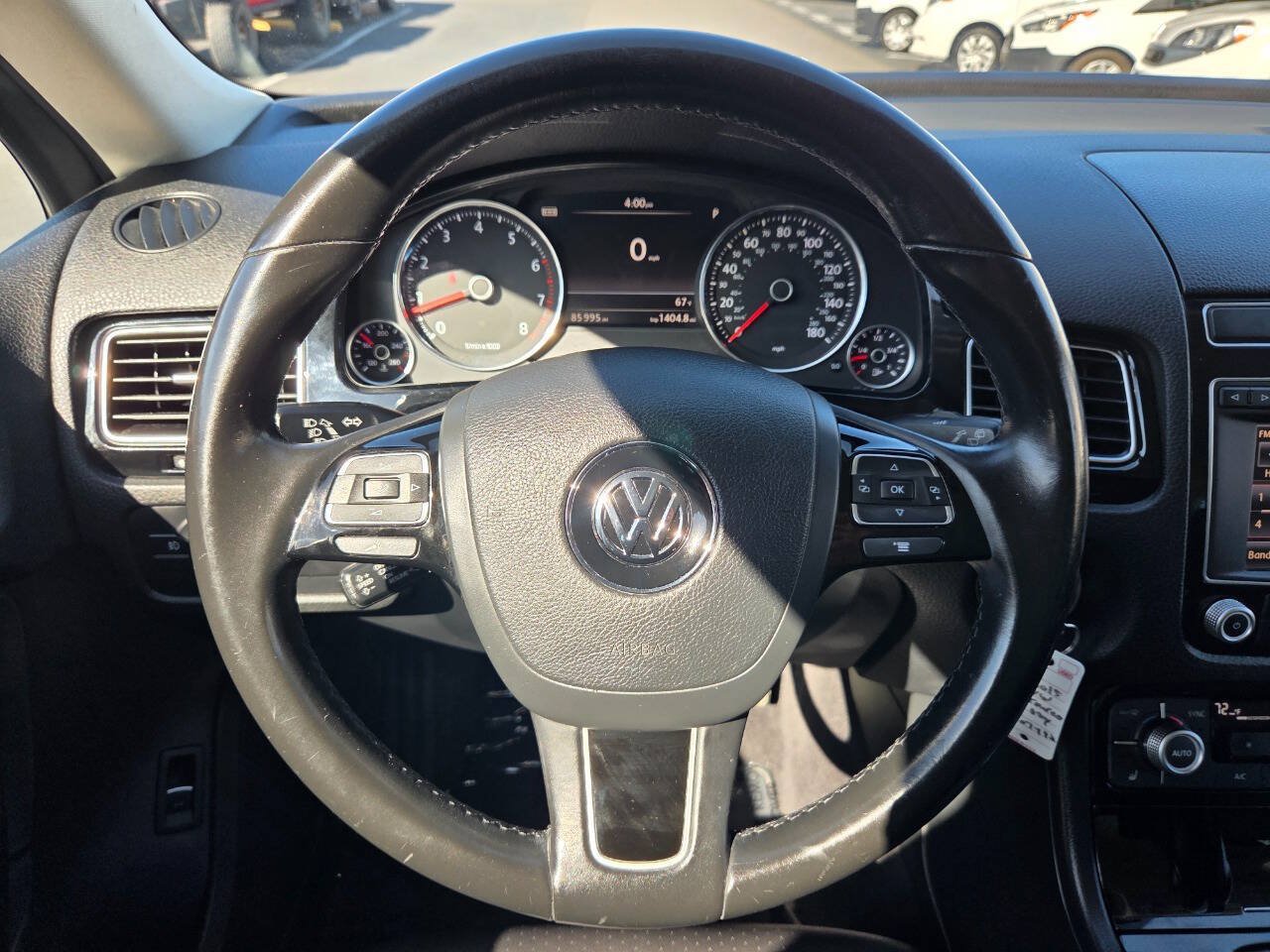 Used 2015 Volkswagen Touareg Sport AWD/4WD image 11