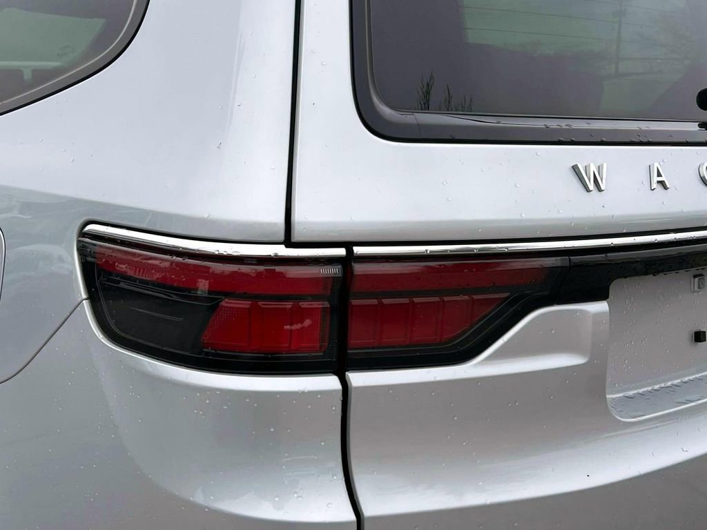 Used 2023 Jeep Wagoneer 4WD image 9