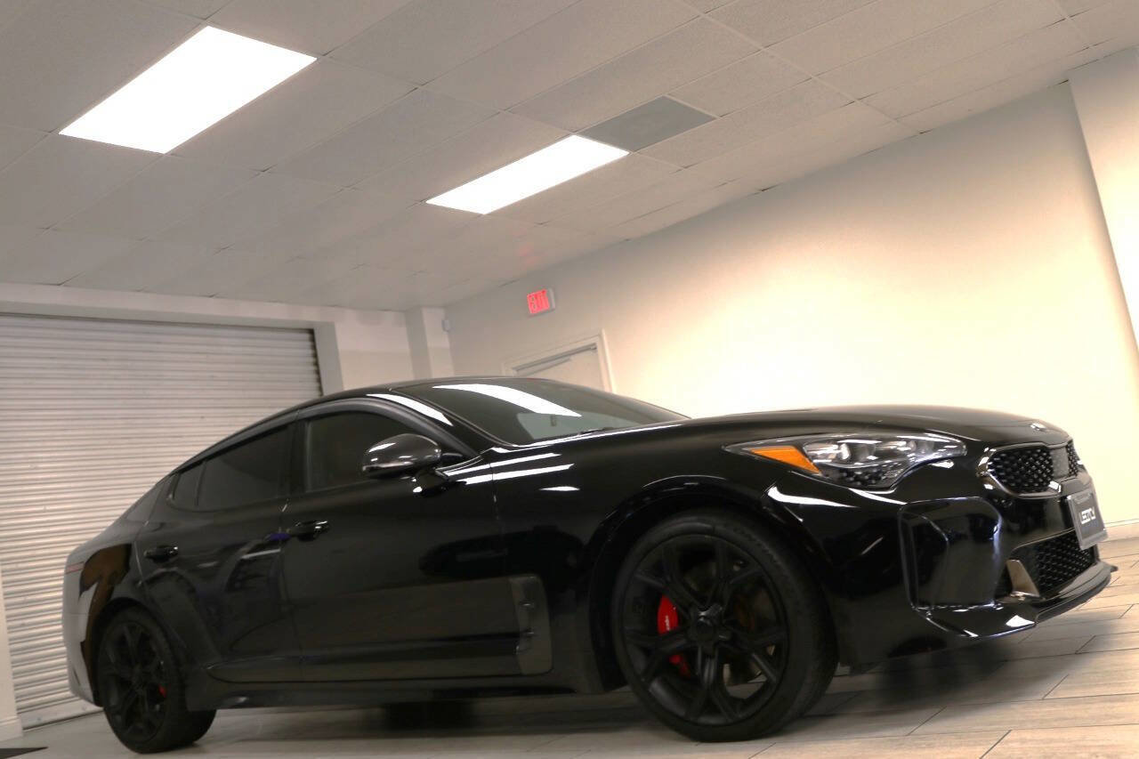 Used 2019 Kia Stinger GT1 RWD image 9