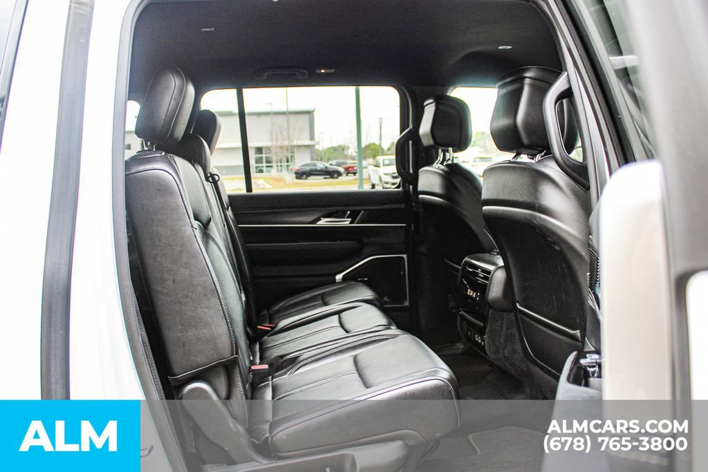 Used 2024 Jeep Wagoneer Series II w/ Flexible Seating Group image 22