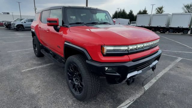 New 2025 GMC Hummer EV 2X w/ LPO, Cargo Utility Package AWD/4WD image 4