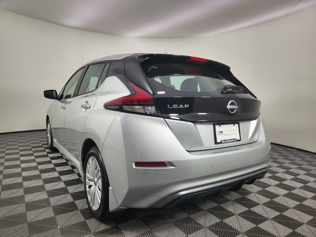 Used 2025 Nissan Leaf S FWD image 3