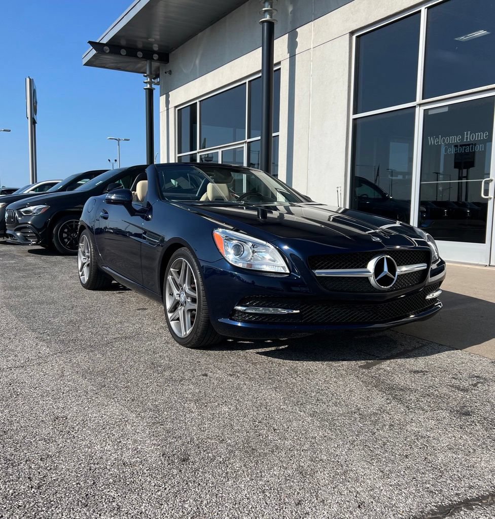 Used 2015 Mercedes-Benz SLK 250 image 1