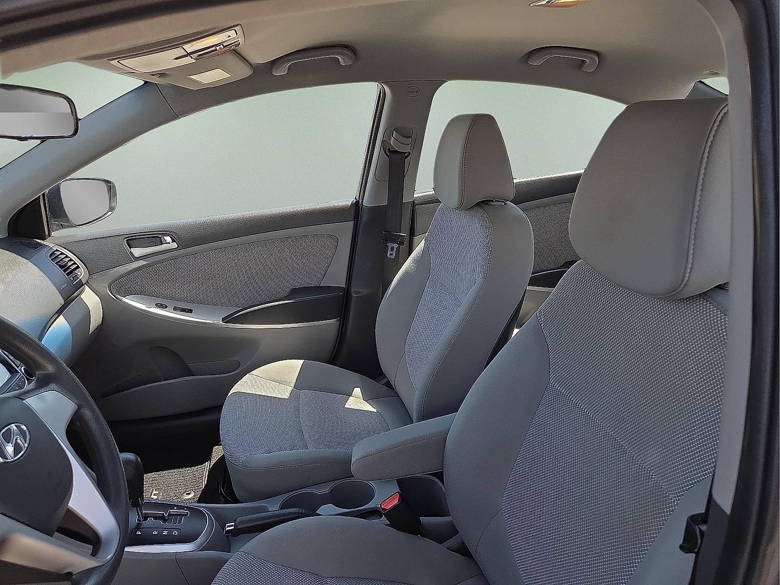 Used 2013 Hyundai Accent GLS FWD image 9